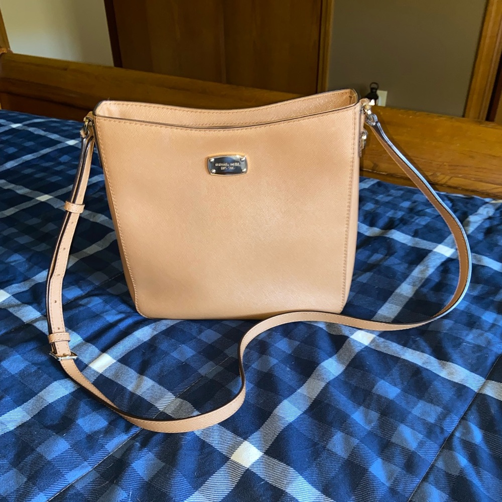 👜 MK Messenger Bag  - Authentic